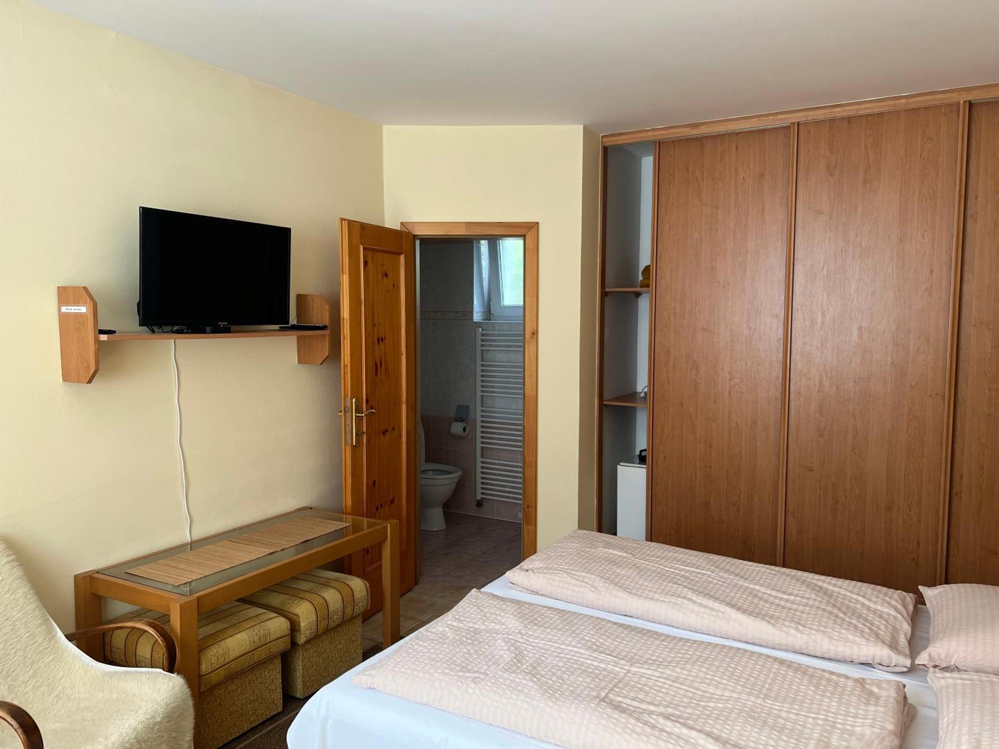 Апартаменты Privat Pekny Dvor Раецке-Теплице Экстерьер фото